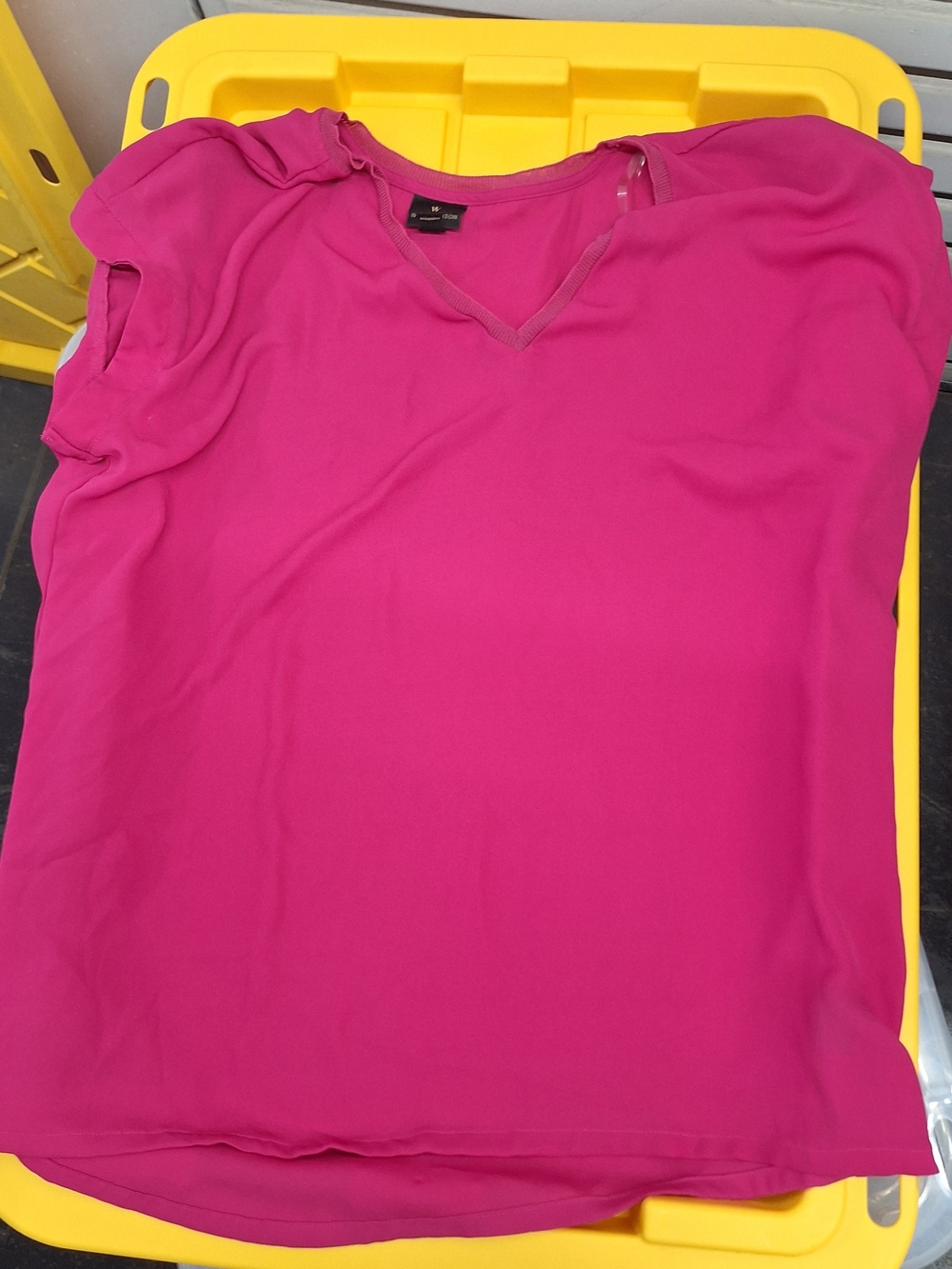 Worthington Hot Pink V-Neck Short Sleeve Blouse